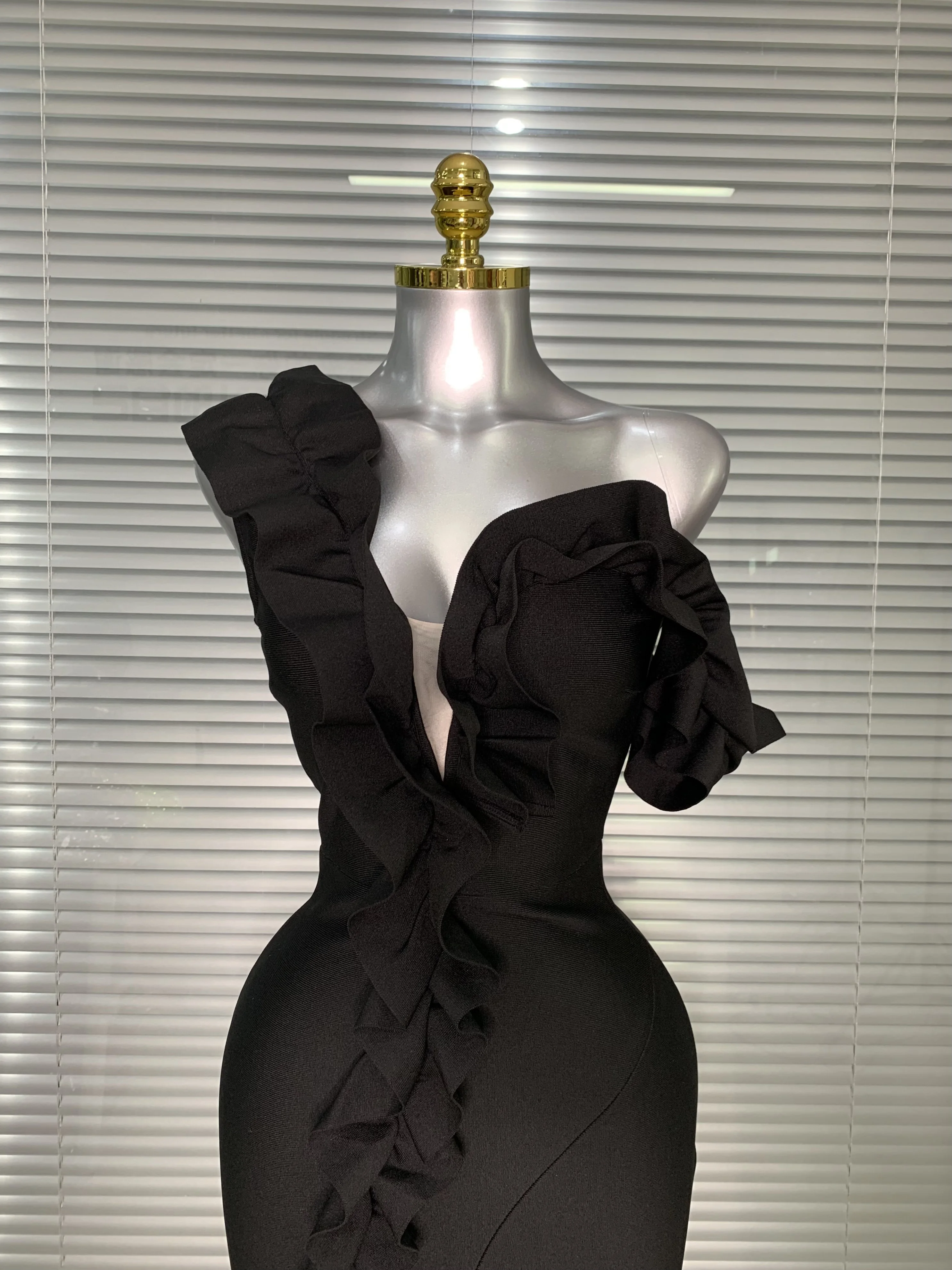 المرأة مثير أسود واحد الكتف الأزهار ميدي Bodycon ضمادة فستان شارع العليا أنيقة فستان حفلة المشاهير