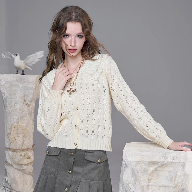 ELFSACK 2025 Autumn New Arrivals Casual Elegant Knit Lapel Lace Hollow Out Long Sleeve Knit Sweater For Woman