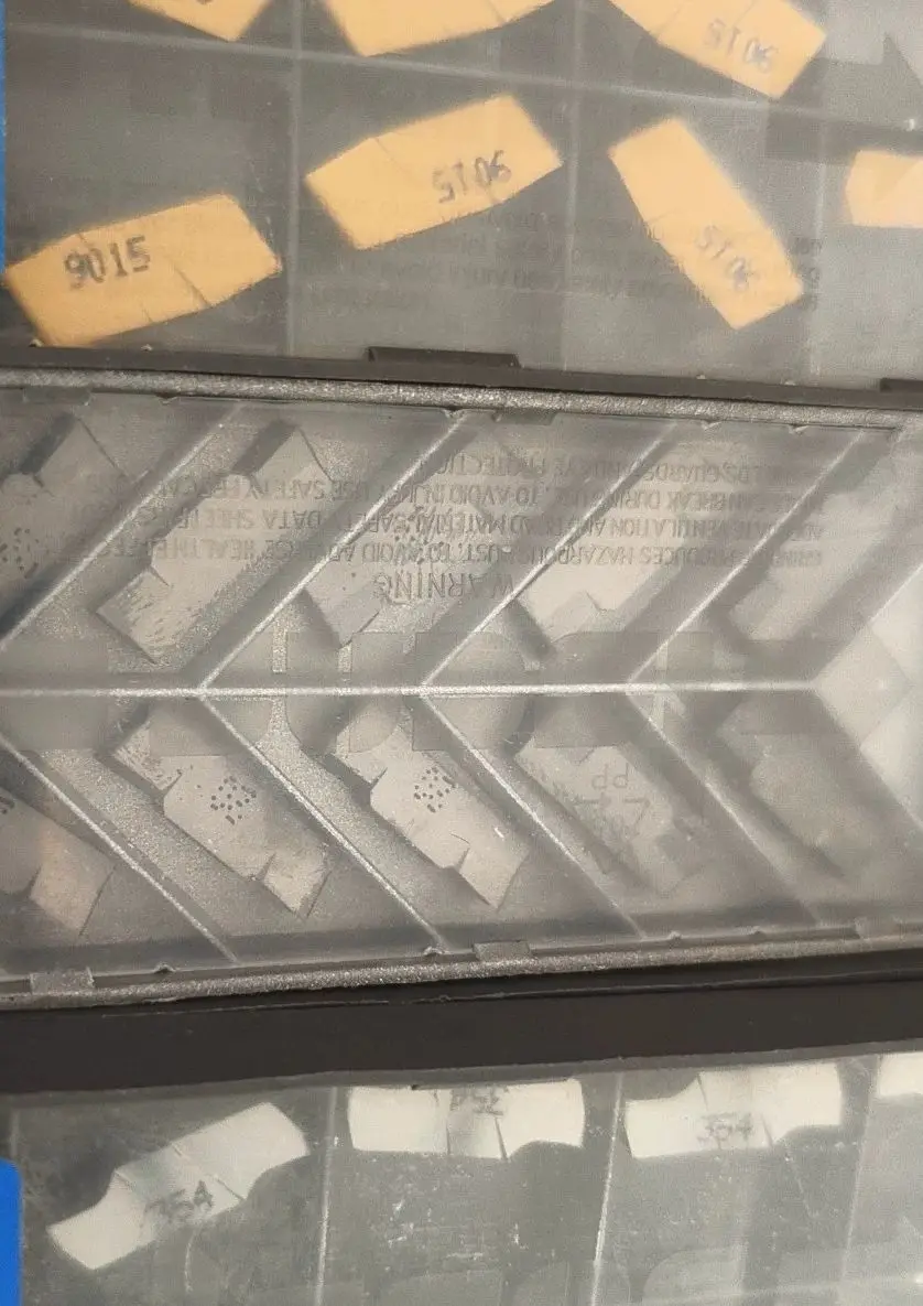 

Hard alloy cutting blades GIP 4.00E-0.80 IC20