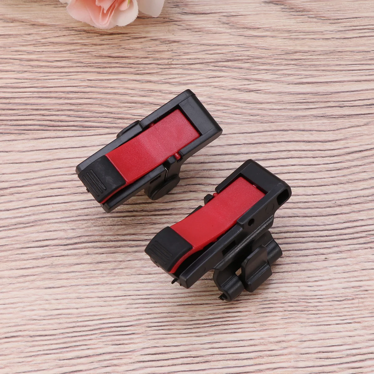 

4Pcs Mobile Game Controller Buttons Metal Conductive Phone Fire Button Gaming Shortcut Button Stable Handle