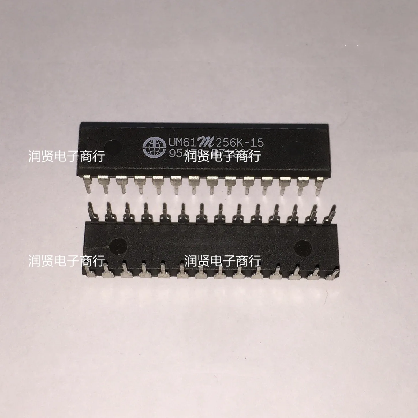 1Pcs W24257AK-15 UM61M256K-15 DIP28 UM61M512K-15 UM61M512K DIP32 Gloednieuwe Originele Ic Chip