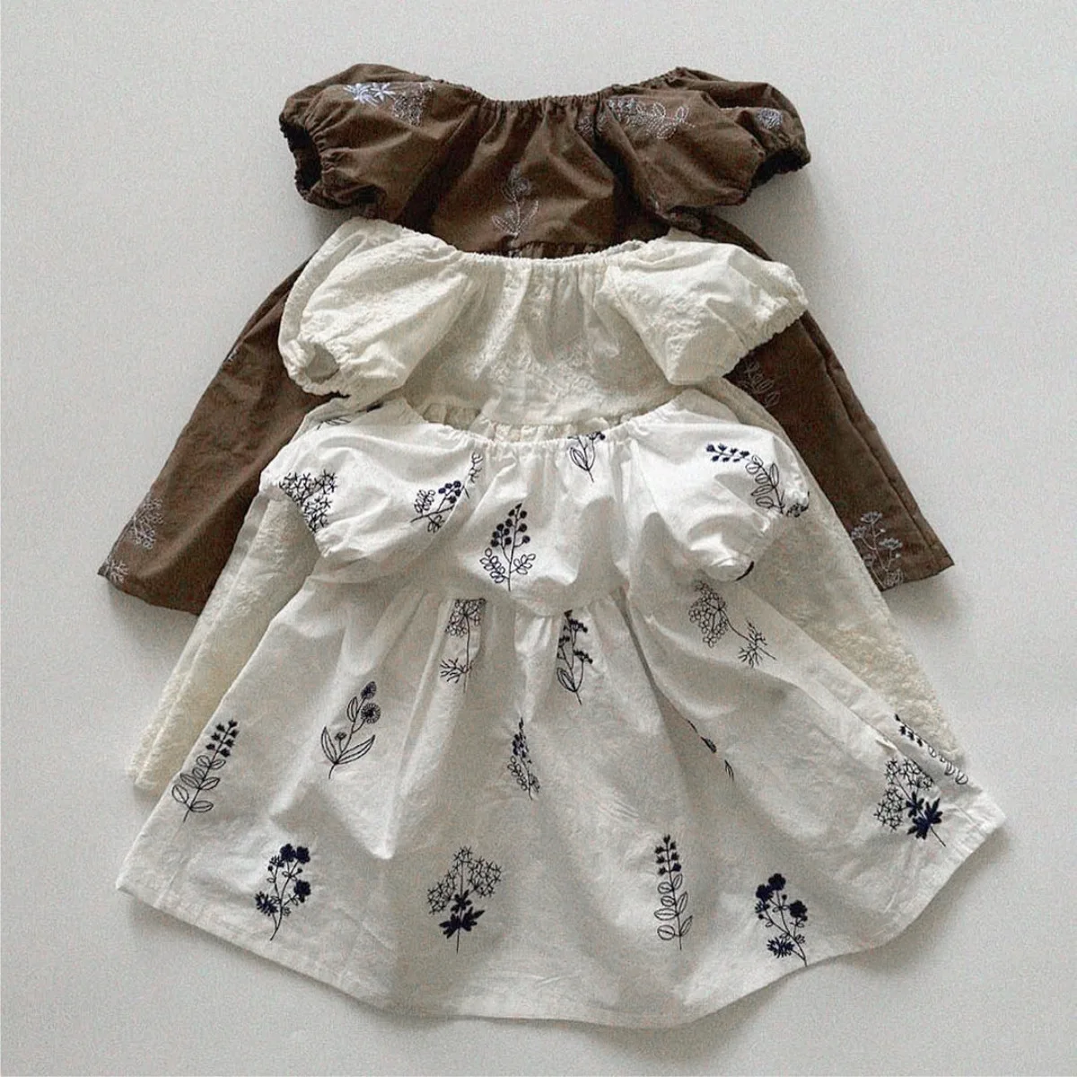 

2025 Summer New Baby Girl Short Sleeve Dress Vintage Flower Embroidery Kids Girls Dress Cotton Infant Princess Dress