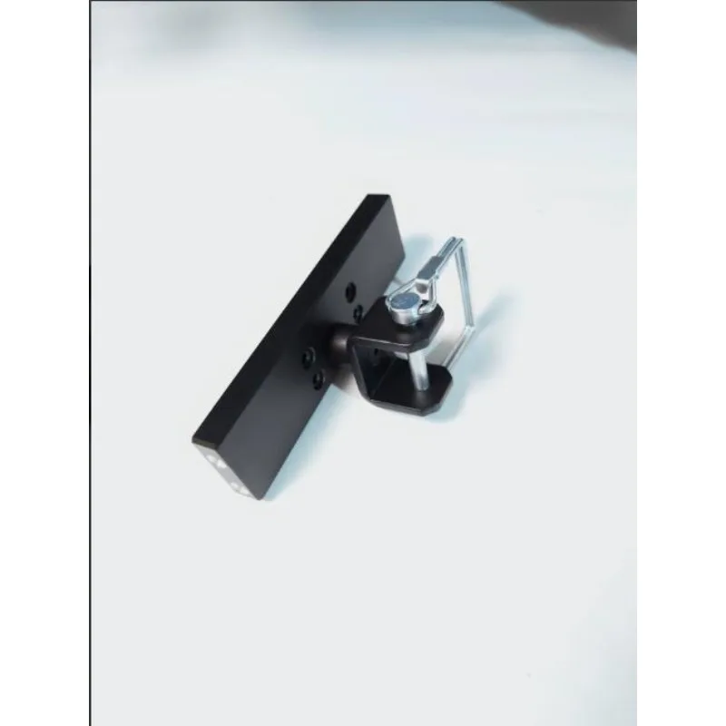For 1/7 Rlaarlo UM07 Unimog U4000 Metal Tow Hook Reinforcement Plate with Custom Tow Hook Heavy‑Duty RC Car Upgrade Part