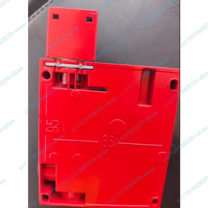 XCSE7312 Safety Switch 2NC+1NO Power-off Lockout 24V AC/DC