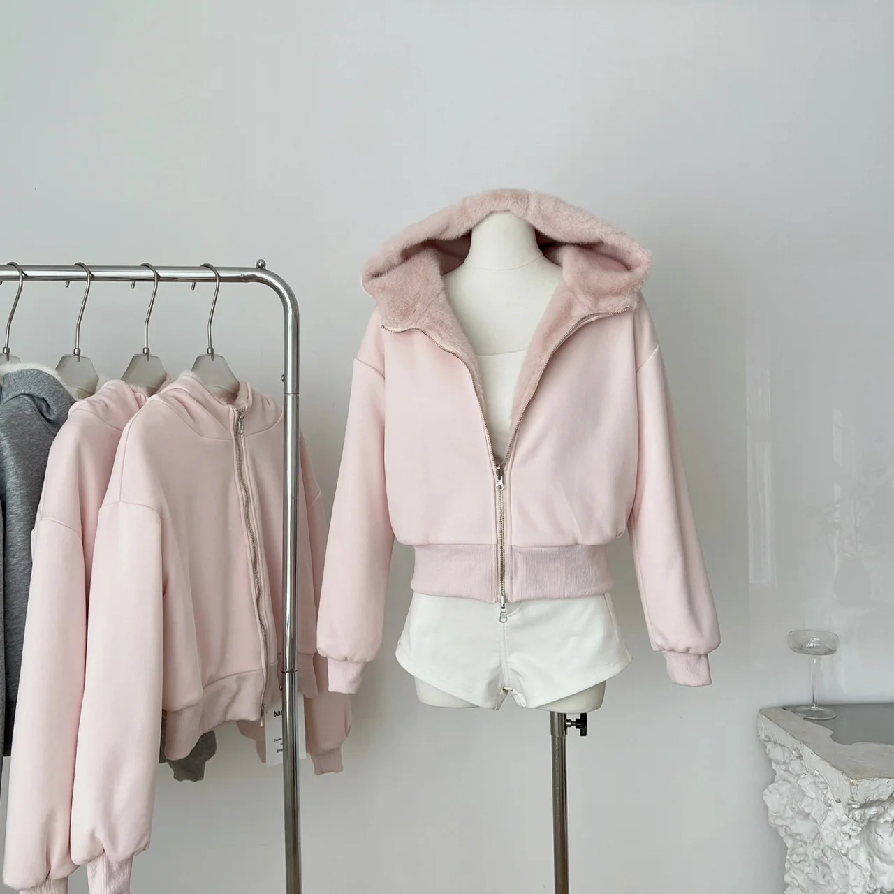 

Женская осенне-зимняя короткая куртка с капюшоном на флисовой подкладке, женская повседневная однотонная двусторонняя толстая теплая верхняя одежда с длинными рукавами, топ