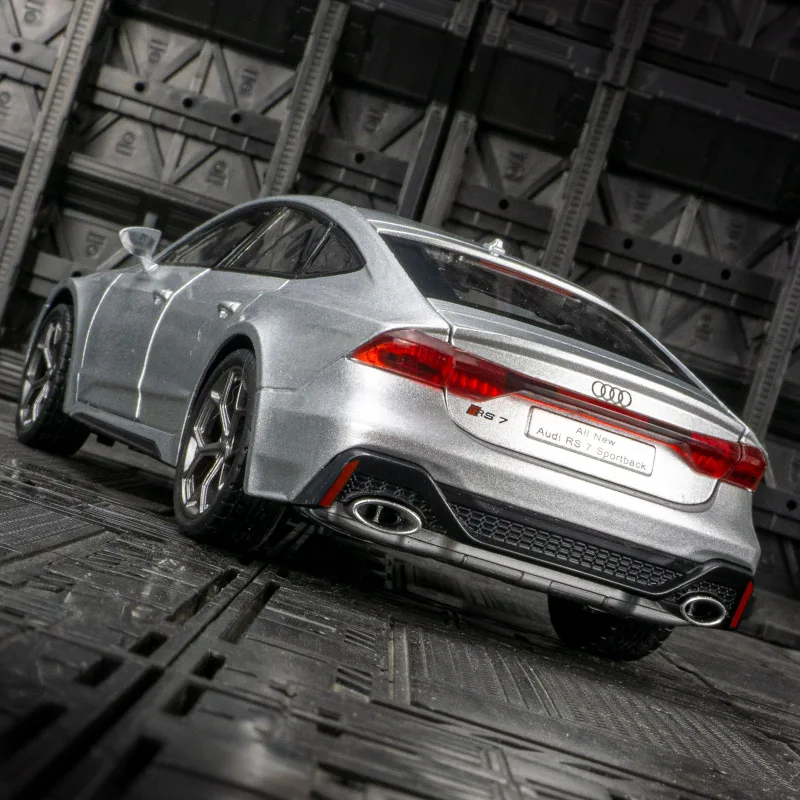 1:24 Audi RS7 liga cupê modelo de carro ornamentos portas de brinquedo acústico-óptico e capô tronco pode abrir a força de absorção de choque.