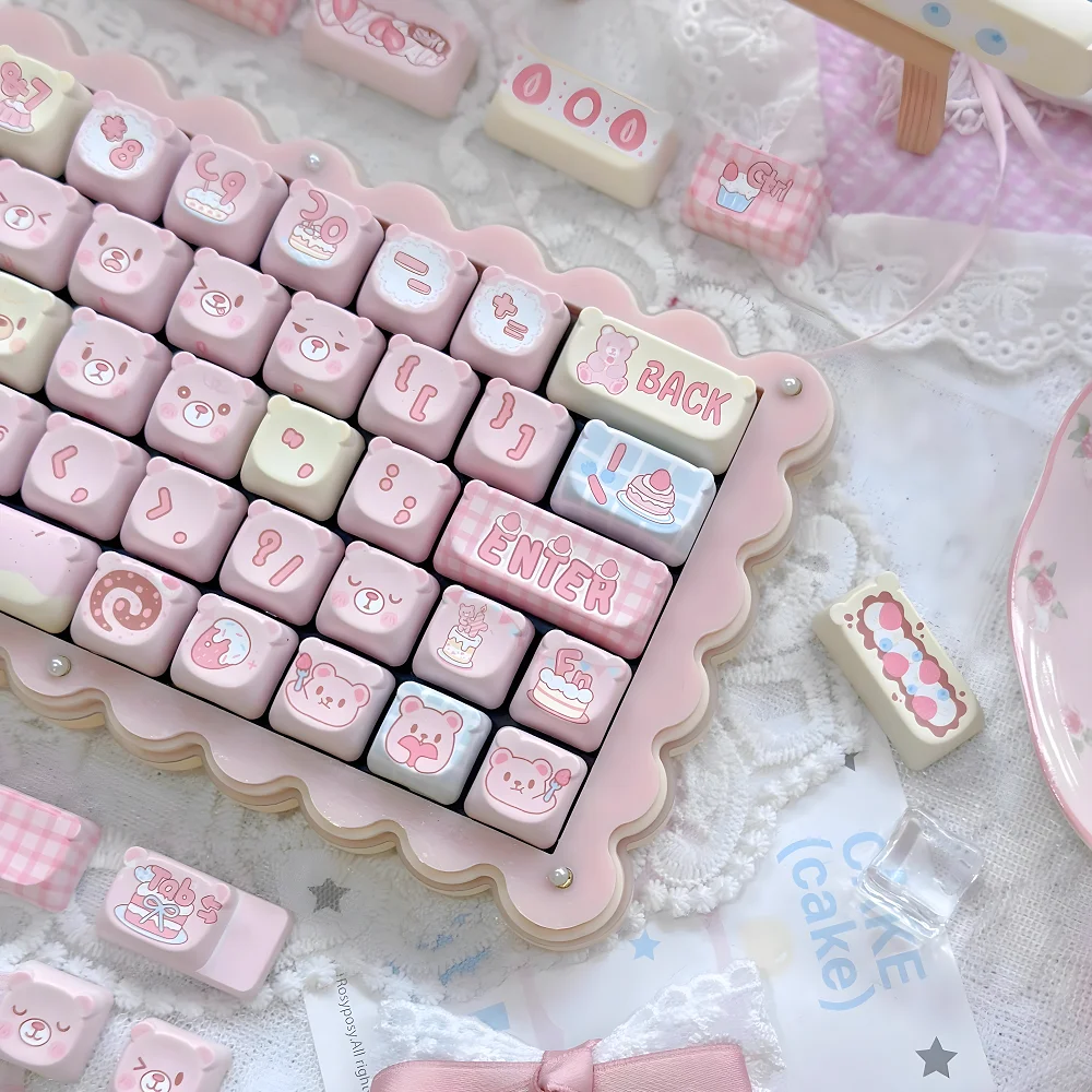 

Strawberry cake bear head keycap EAO height suitable for wireless keyboards such as HI75 61 84 96 98 99 104 F87