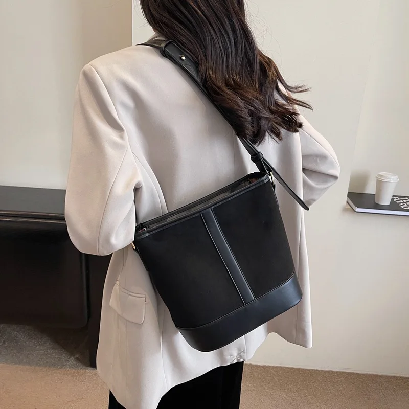 

2025 New Minimalist Bucket Bag for Women, Genuine Leather Large Capacity Multi-way Shoulder Crossbody Purse, Vintage Chic Tote