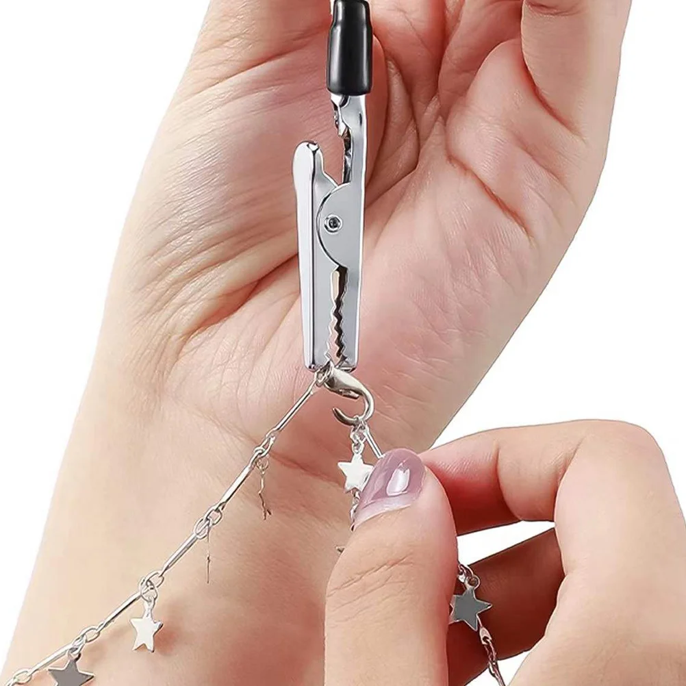 Jewelry Helper Tool for Bracelet Wearing Accessory Wristband Hook Fastening Iron