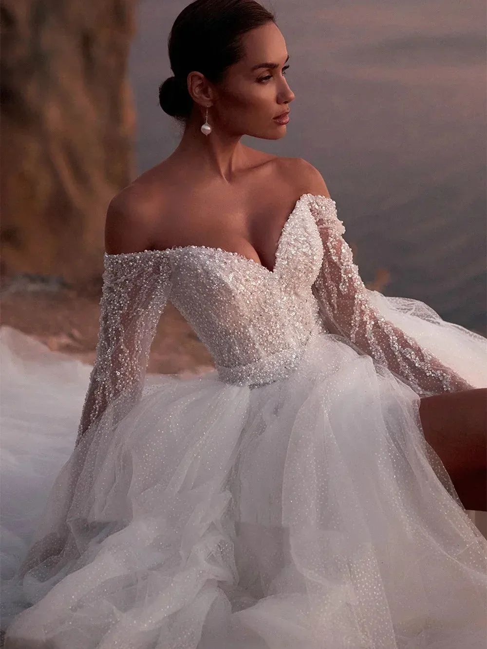 ชุดแต่งงานเจ้าสาวปี 2026 แบบสั่งตัดพิเศษ ประดับด้วยลูกปัด แขนยาว คอวี ทรงหวาน พร้อมผ่าข้าง ชุดเจ้าสาว Vestidos De Noiva