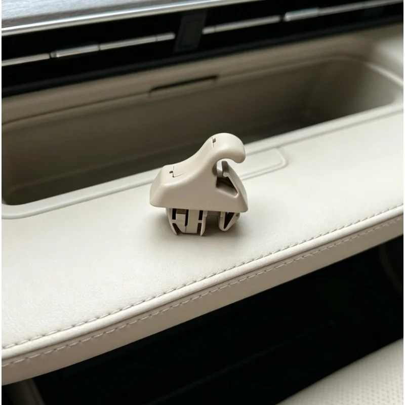 2pcs Car Sunshade Fixing Buckle Suitable For Mitsubishi Pajero V73V77V93V97 Support Makeup Mirror Clip Interior Hook Bracket Y58