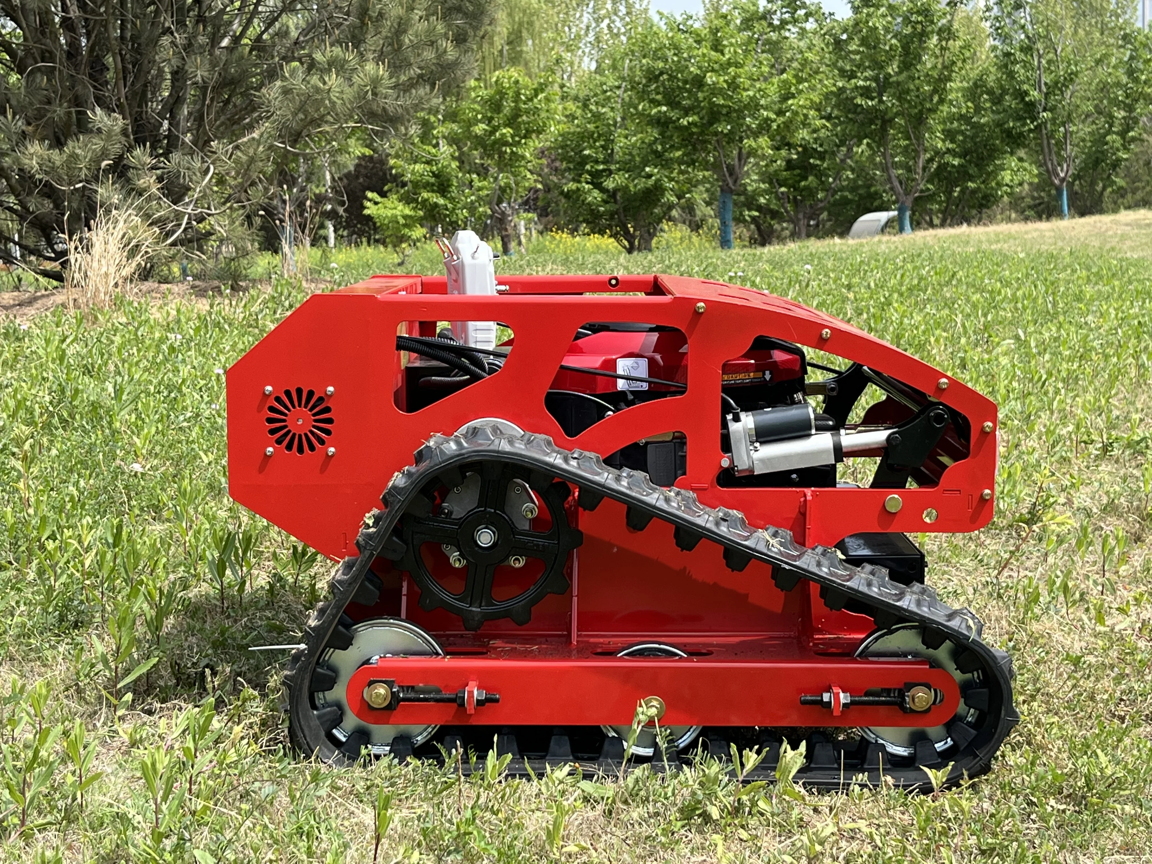 Remote Control Wheeled Lawn Mowers Blade Smart Rotary  Slope Garden Factory Sales with Low Price