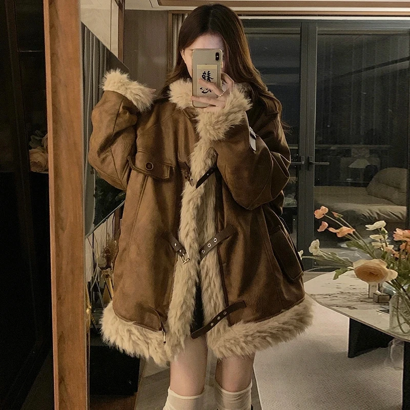 

New Retro Fur Leather Lambskin Suede Jacket Women Winter Warm Thicken Loose Motorcycle Cotton Jacket Women Plus Velet Fur Coat