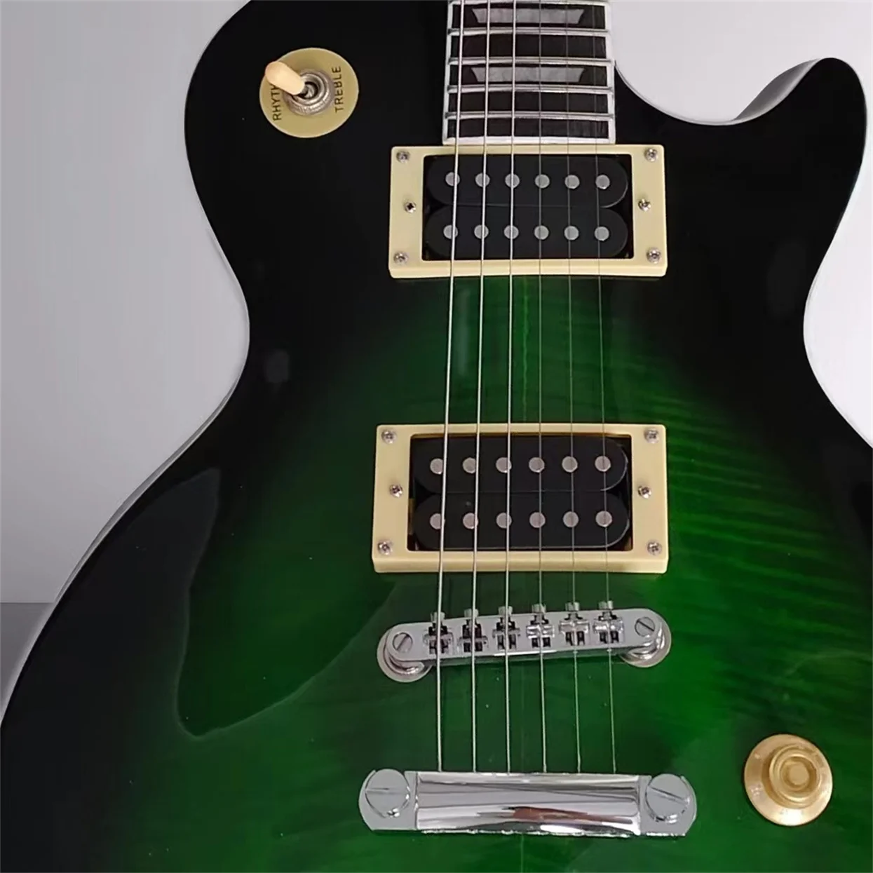 Standard electric guitar, python Green Tiger pattern gradient color, signature, Green retro tuner,