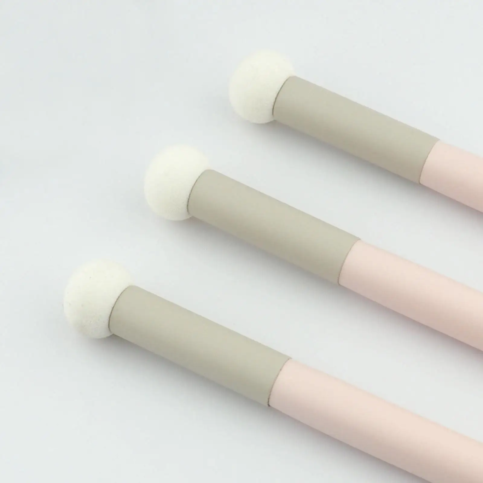 Makeup Concealer Brush Sponge Head Stippling Blending Kabuki Professional Makeup Tool for Easy Flawless Finish