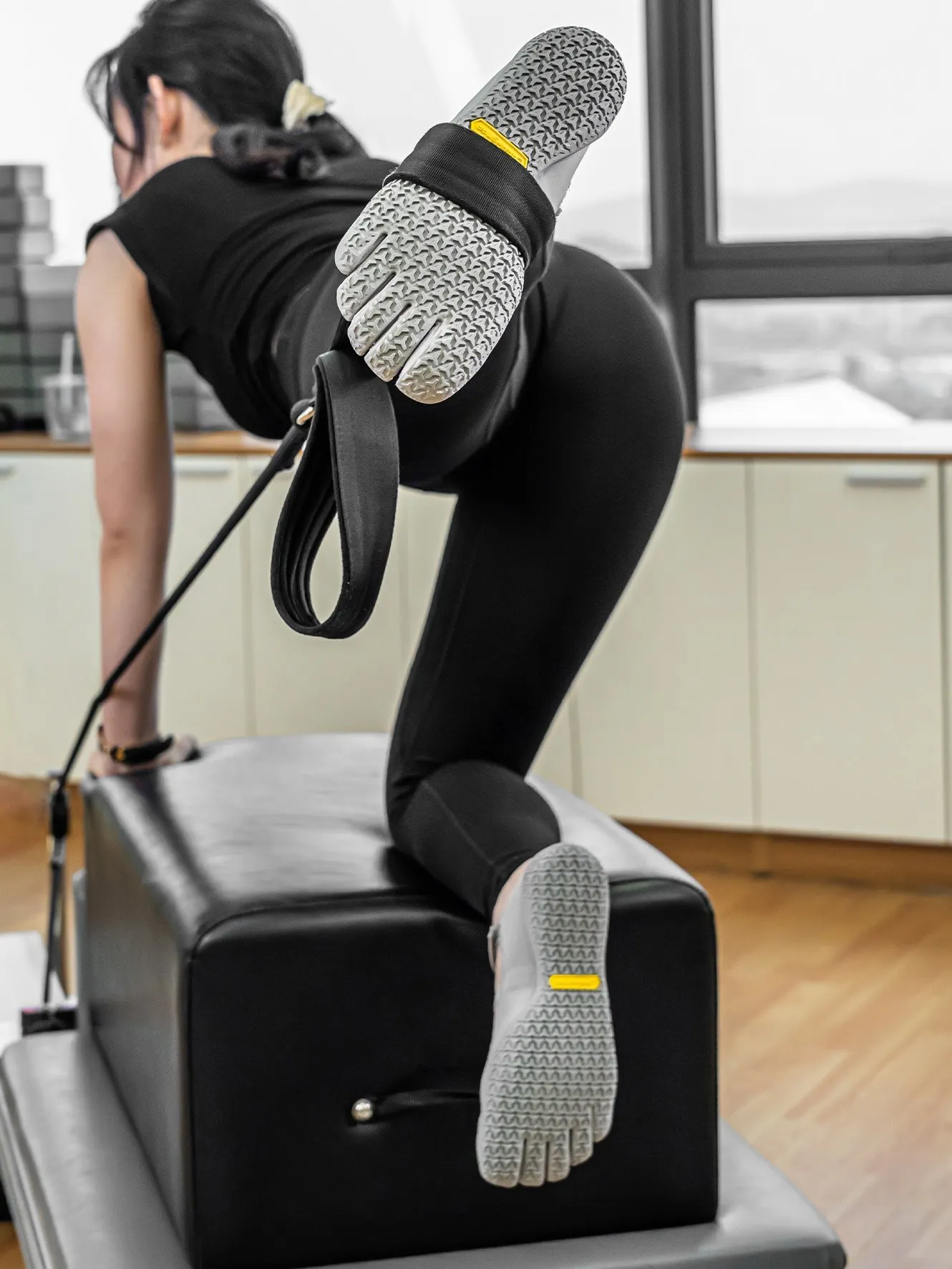 Men's and Women's Weightlifting Trainers Squat and Weightlifting Shoes Comfortable, Versatile Hiking Five-Toe Shoes