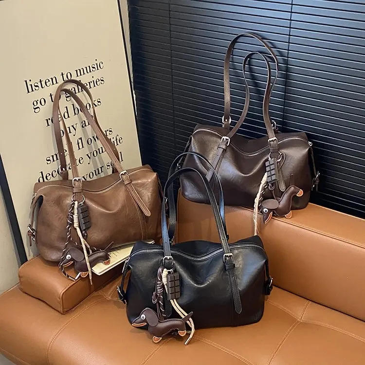 2026 New Fashionable High-end Textured Bag Women's Large-capacity Leisure Niche Commuting High-value Portable Shoulder Bag