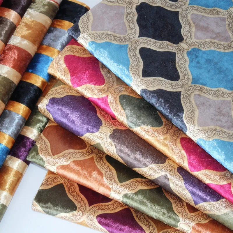 

European Sle Thiened Velvet Fabric Stripe Pattern Printed Soft Paaged Fabric for Sofa High Quali Silk Velvet S