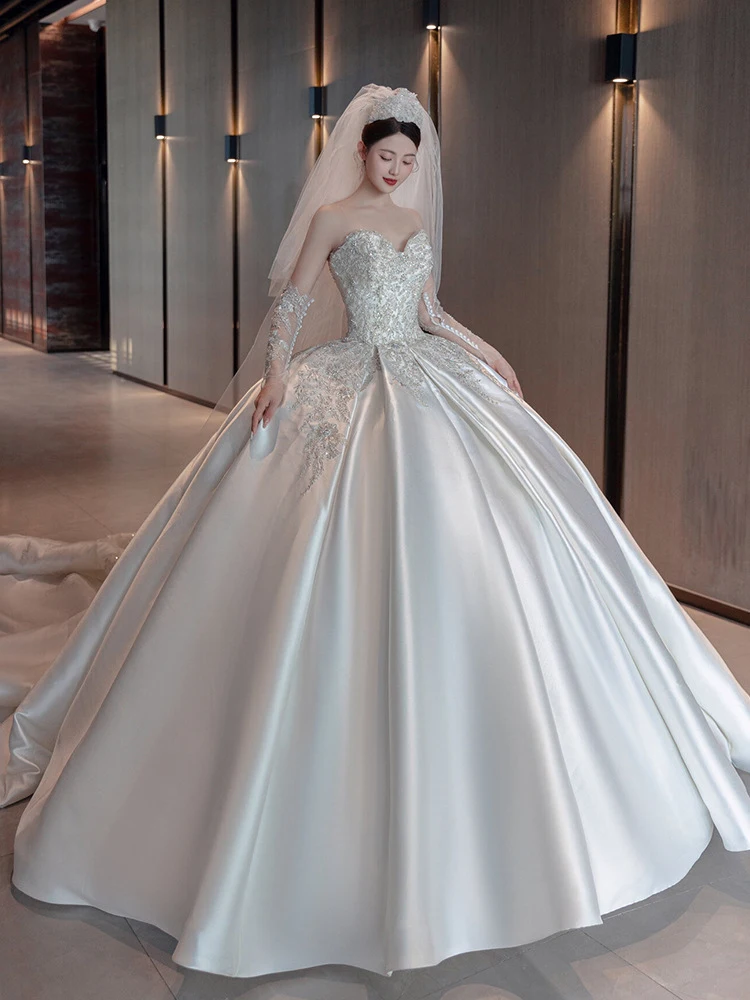 

Satin wedding dress2026New style petite bride's main wedding dress, French vintage strapless high-end white bridal gown