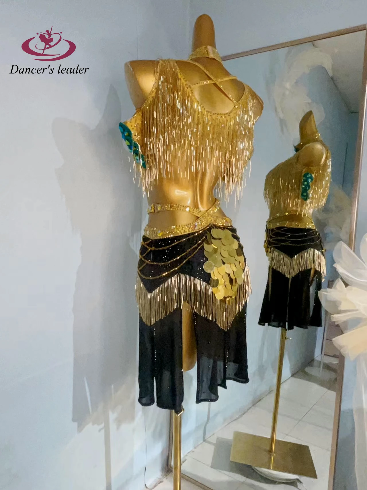 Costume de danse latine avec strass pour femmes, haut de gamme, personnalisé, noir, or, couleur assortie, perles dorées, Tube, pompon, robe de spectacle Samba