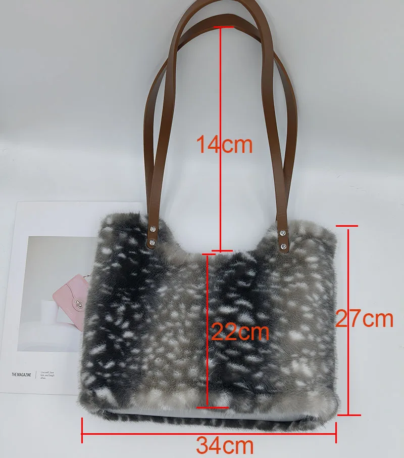 2026 Faux Fur Shoulder Bag Women's Trendy Artifical Handbag Soft Plush Crossbody Bag for Casual Use