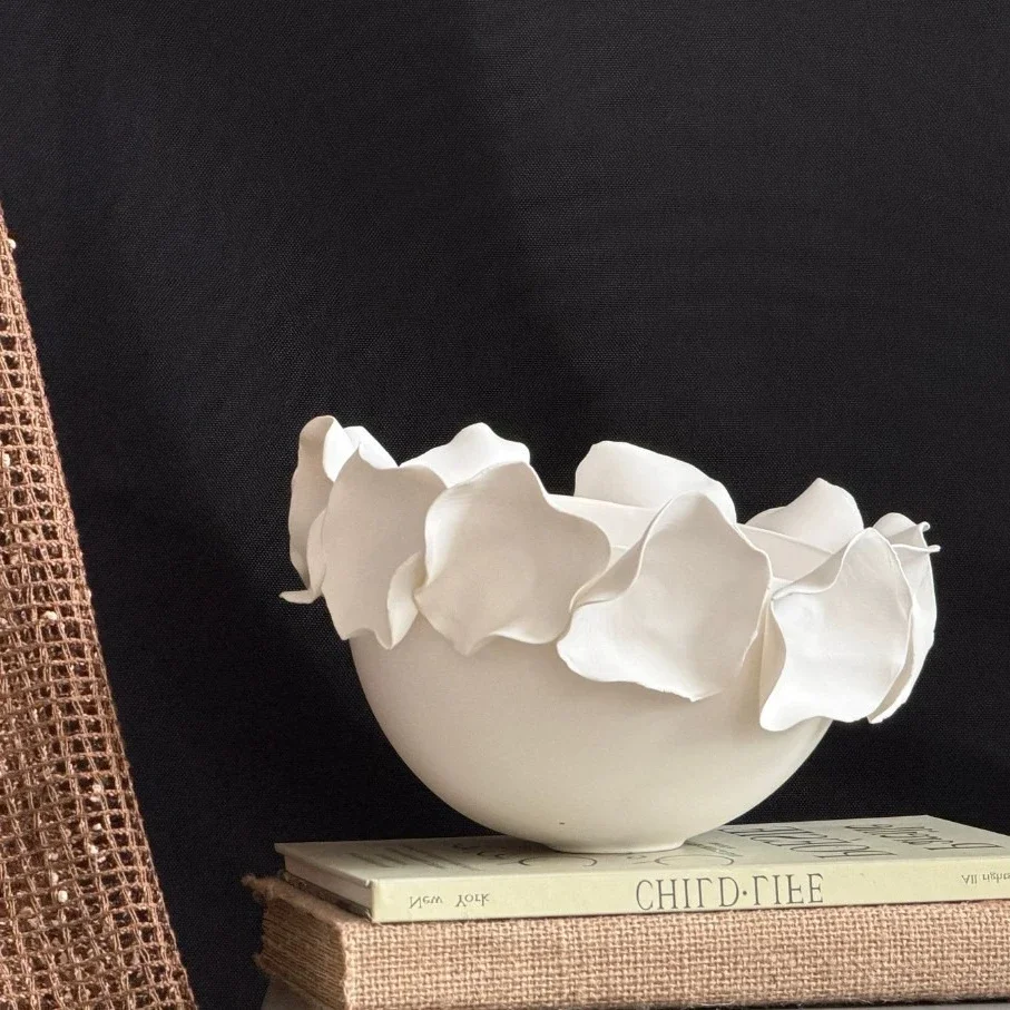 Ceramic Vase Three-dimensional Petal Handcrafted Ceramic Jar Flowerpot Irregular Handicrafts Flower Vases Home Decoration