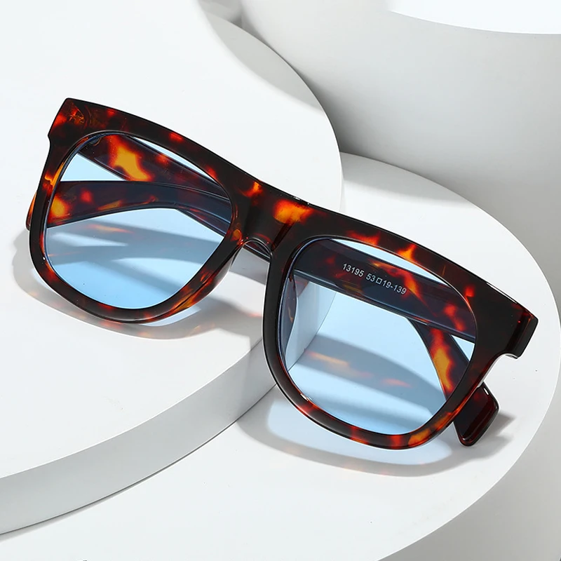 JNPCXI Neue Marken-Design-Sonnenbrille für Männer und Frauen, Unisex, mit Nieten, Modische Eckige Gläser, UV400, Ins Hot Sonnenbrille – Detail 1