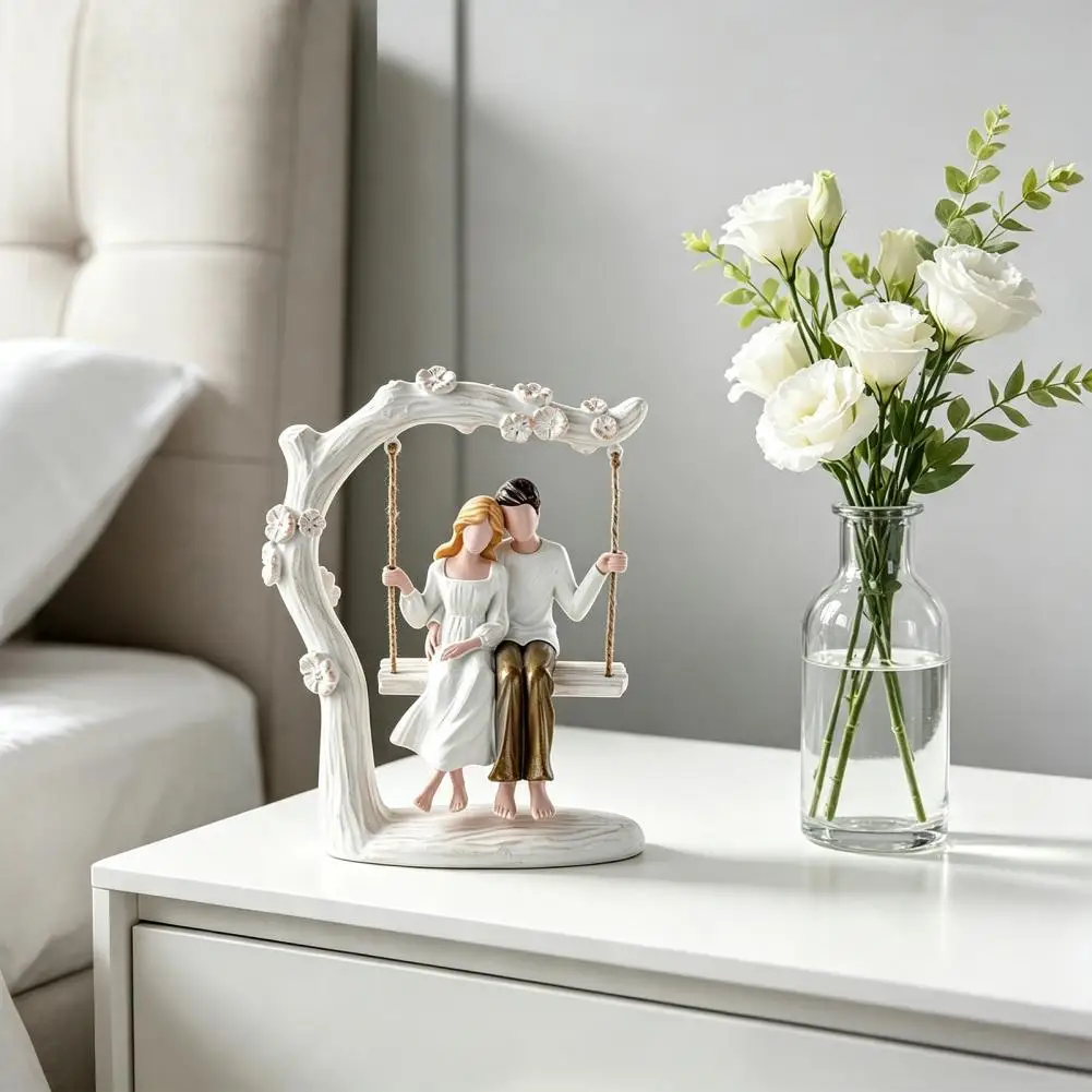 Romantic Couple Swing Ornament, Resin Couple Statue Faceless Couple Figurine for Living Room Anniversary Keepsake
