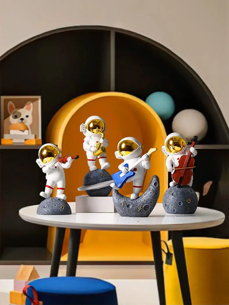 Figurine Home Decor Resin Astronaut Statue Collectible Spaceman Sculpture Decorative Music Ornament for Desktop Bookshelf Office