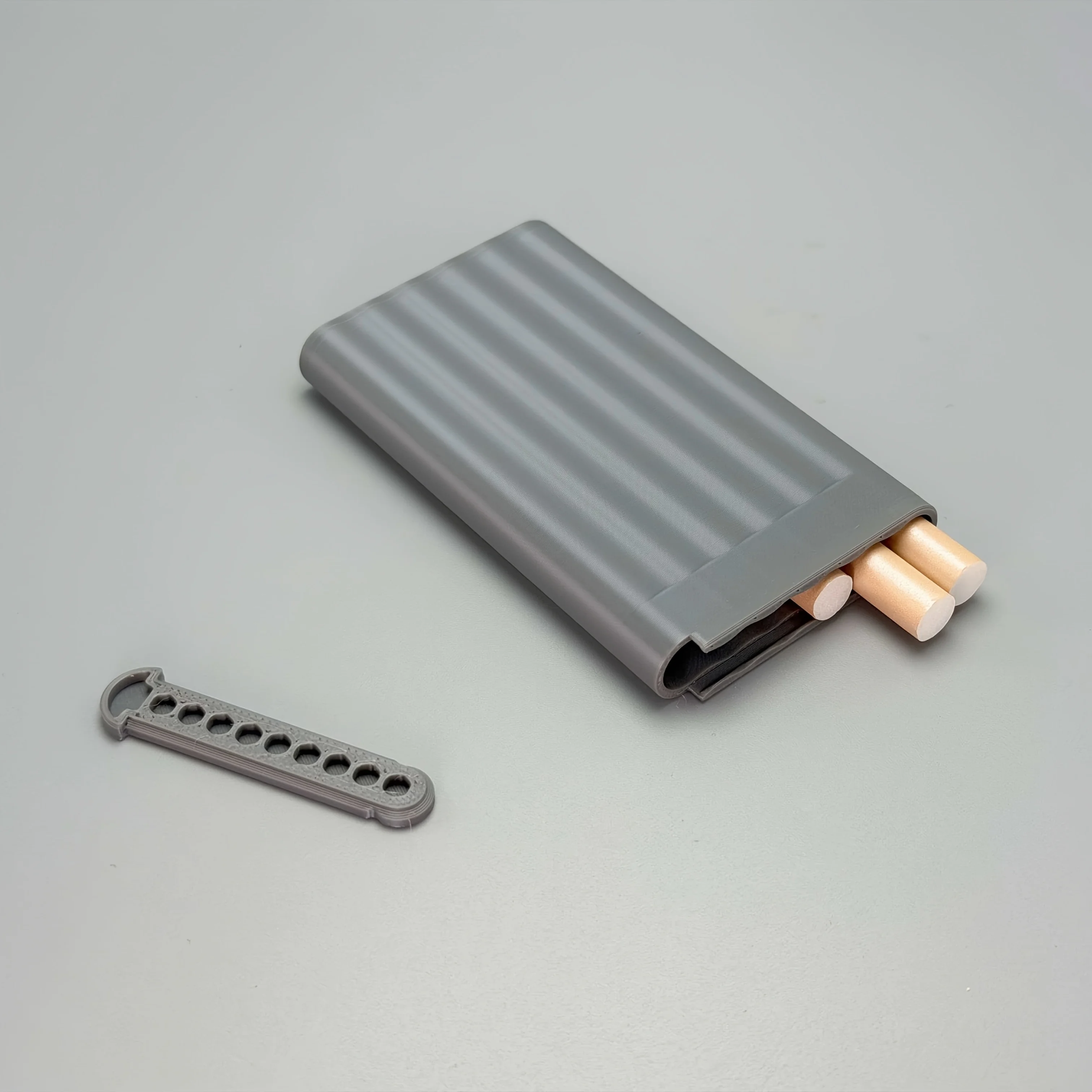 Compact Push-Open Cigarette Case Suitable for Travel - 3D Printed Ribbed Anti-Slip Holder with Textured Cover