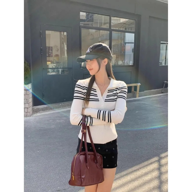 

Black White Striped Polo Collar Knitted Bottoming Women's Autumn and Winter Slim Fashionable Top
