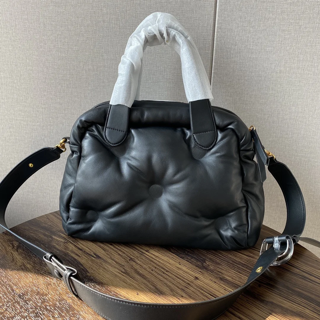 2022 Spring and Summer New Style Black Pillow Chain Sheepskin Single Shoulder Messenger Bag Clutch