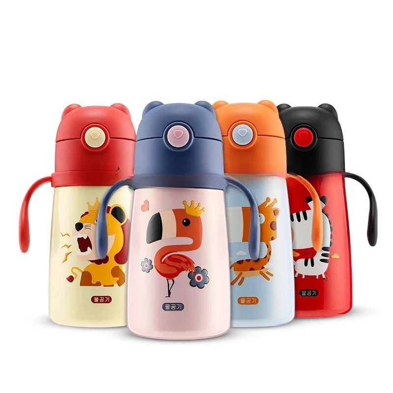 

Children's learning to drink plastic cup with handle strap Boys and girls 1-3 years old Infants and toddlers learning
