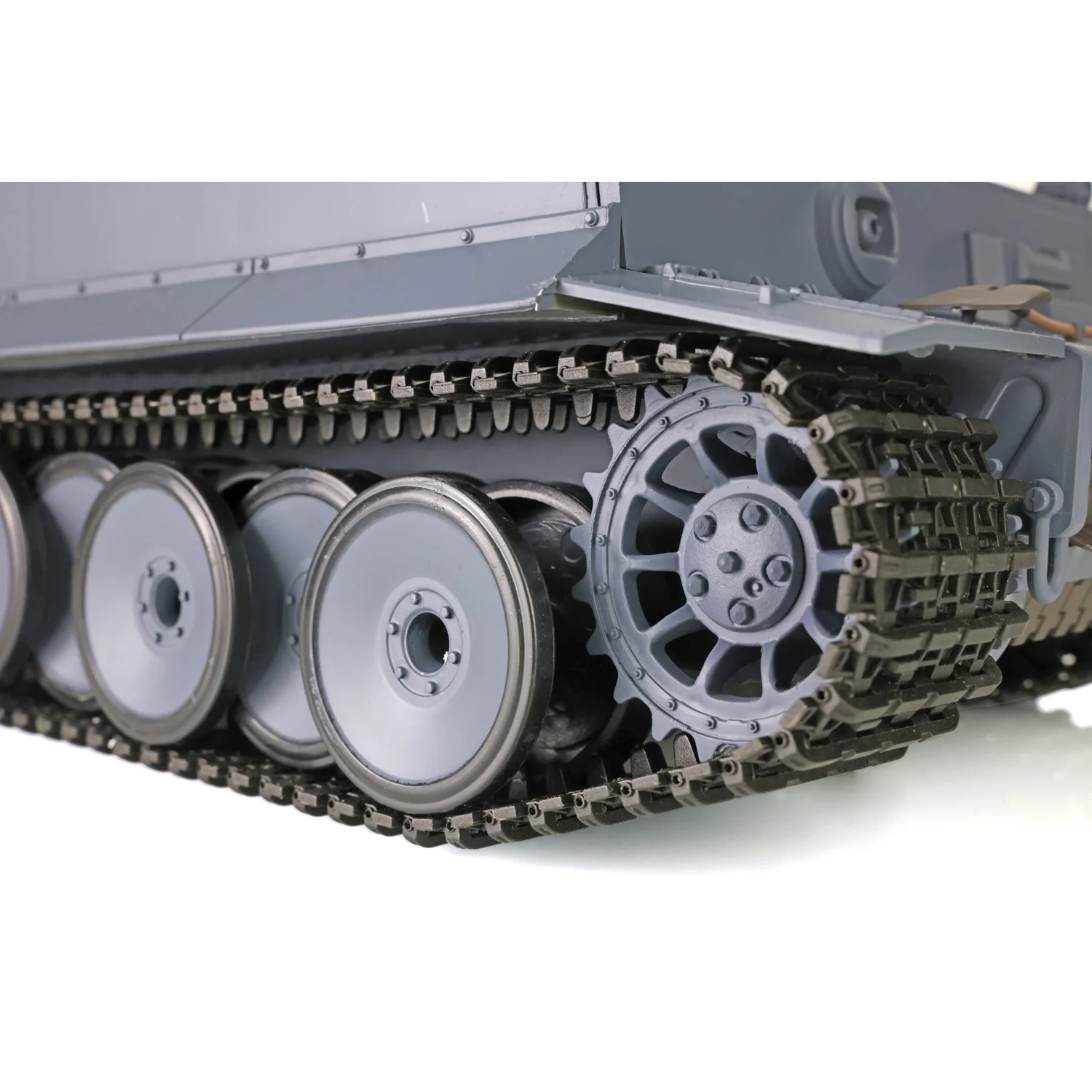 Heng Long 1/16 afstandsbediening tank Tiger I, radiogestuurde auto, 2,4 Ghz, 360 °   Torentje, 4 geluidseffecten, Barrel Airsoft Smoke