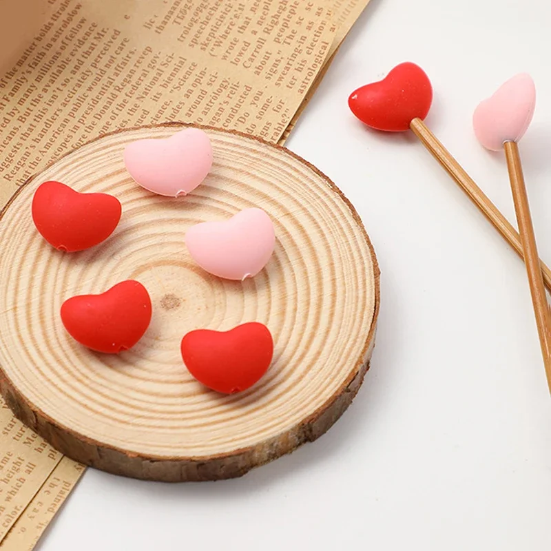6Pcs Knitting Needle Point Protectors Point Needle Stoppers Heart Shaped Stitches Stoppers Needle Caps Knitting Accessories