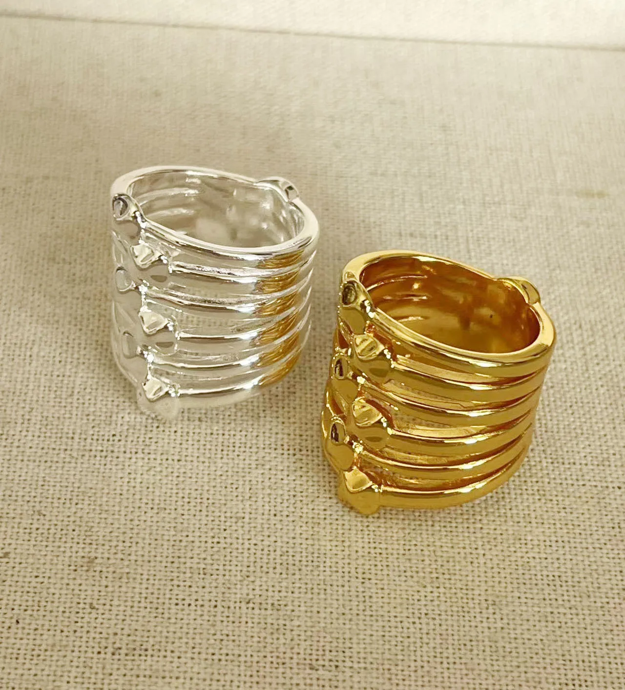 Europe and the United States popular multi-ring hollow gold ring simple atmospheric stage performance accessory Unode50 jewelry