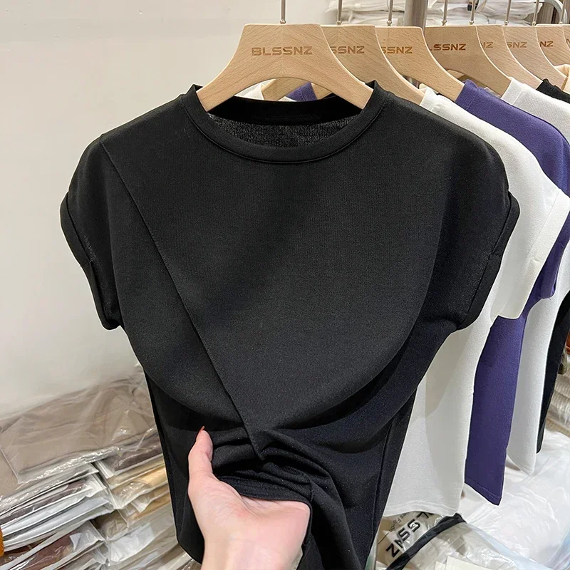 เสื้อยืดแขนสั้นผู้หญิงเรียบง่าย สไตล์ลำลอง เนื้อผ้านุ่ม แมทช์ได้กับทุกชุด เสื้อเบสิคแฟชั่นฤดูร้อน 2026 สีดำ สีขาว