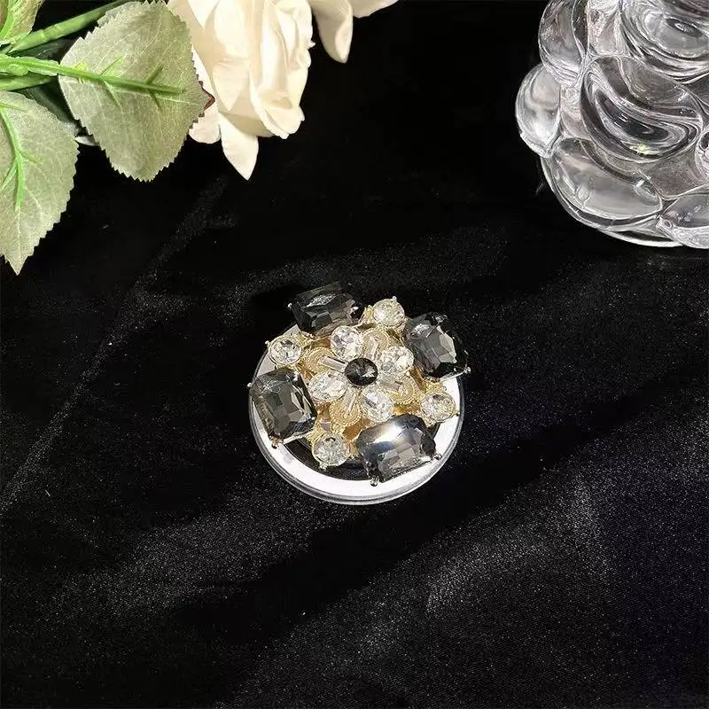 INS Leuke en charmante diamantset Magnetische standaard Telefoongreep Tok Grip Tok-standaard gebruikt voor Magsafe-accessoires