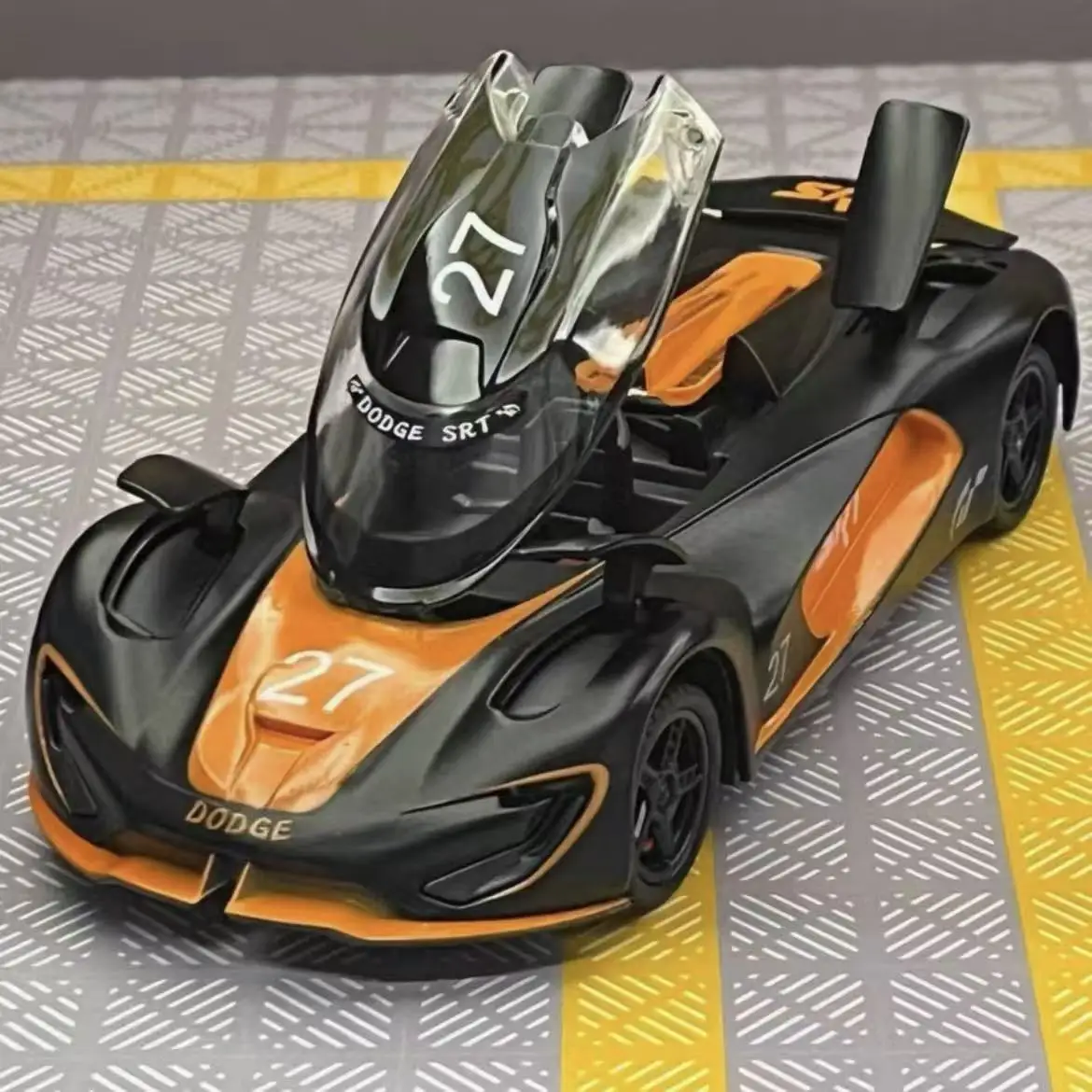 32 SRT Simulation Battle Axe Alloy Car Model Track Version with Sound And Light Feedback Exquisite Ornament  Gift for Collectors