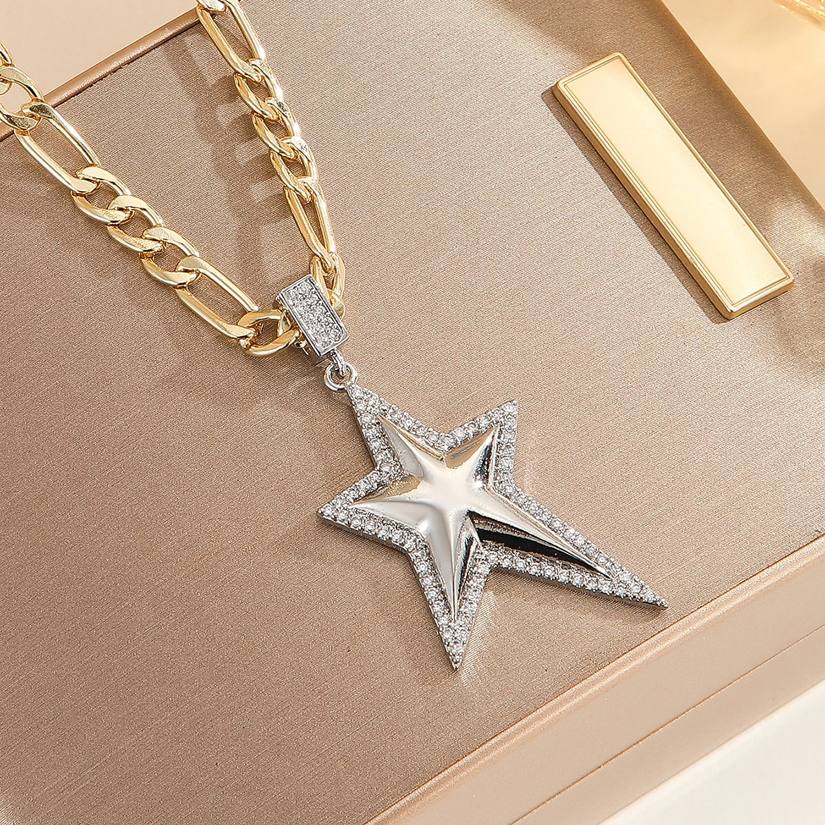 2026 نمط جديد أربع نجوم قلادة سترة سلسلة للبنين والبنات ، الراقية الفاخرة موضة الشارع القوطية سلسلة المجوهرات. #3