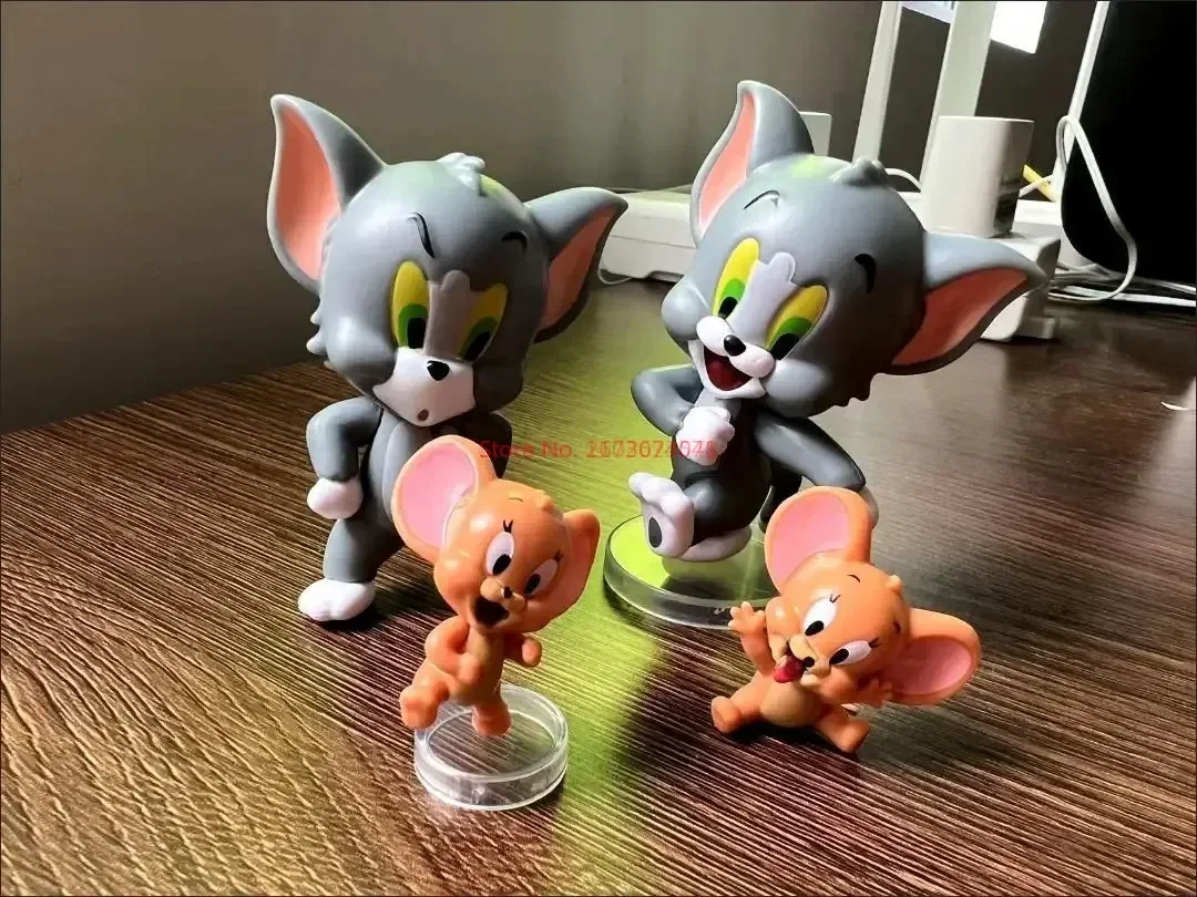 Figuras de acción de Disney Tom y Jerry, juguetes de Pvc, estatua de colección, modelo de coche, muñeca, decoración del hogar, regalo para niños, 12 unidades por lote