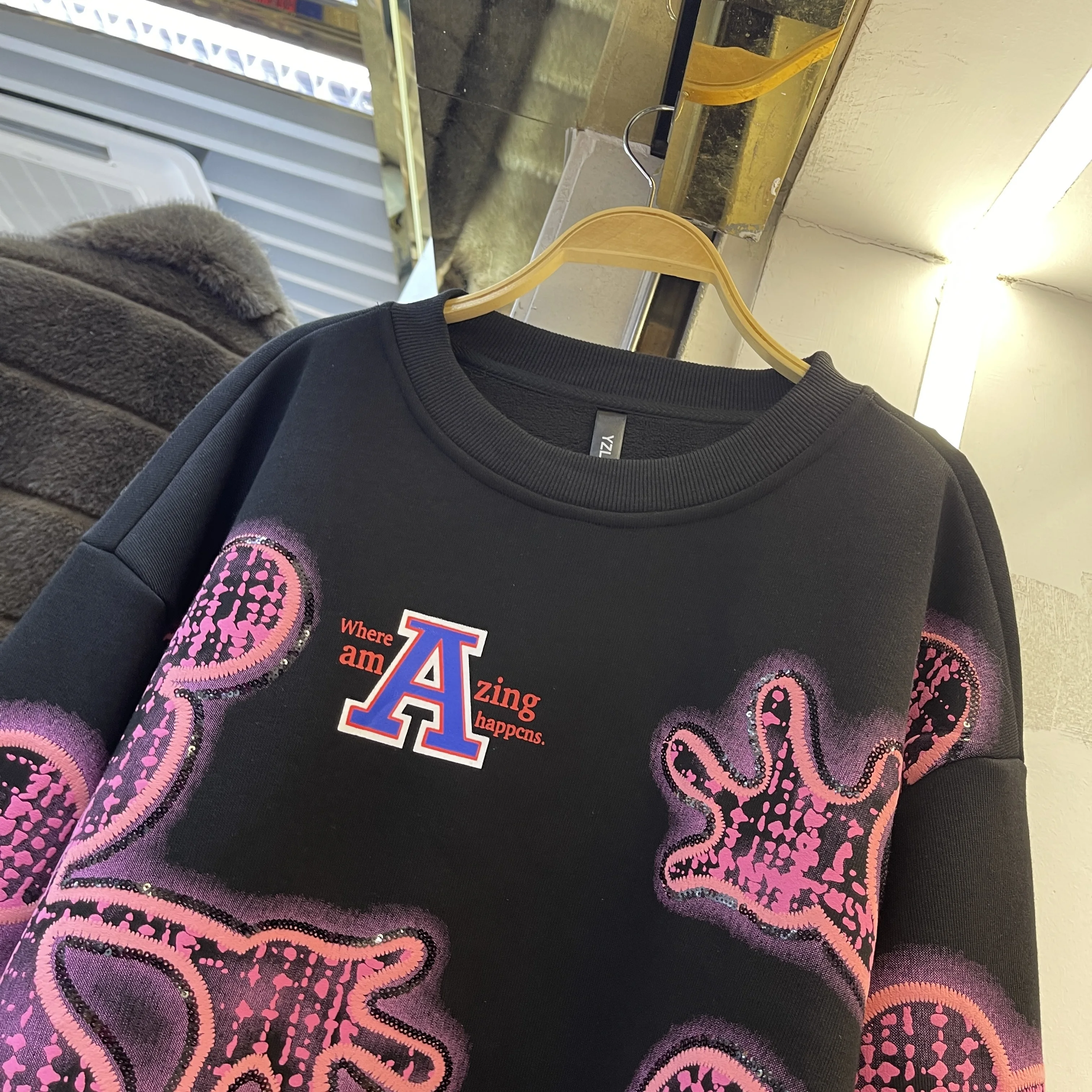 بلوزات الشارع الشهير 2025 خريف شتاء جديد عصري ماركة مطبوعة فضفاضة عادية طاقم الرقبة طويلة الأكمام البلوز للنساء #3