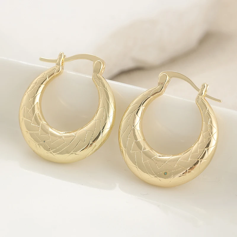 Gold Color Circle Chunky Hoop Earrings For Women Fashion Metal Carving Texture Ear Buckle Various Occasions Jewelry