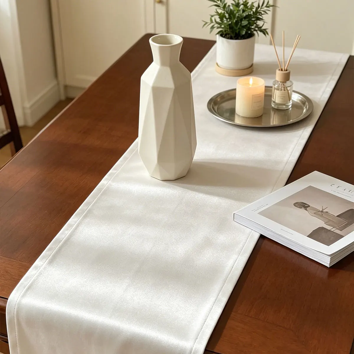 1Pcs Off‑White Satin Table Runner, Minimalist Luxury Ins Style, Smooth Glossy Fabric Table Runner for Dining Cabinet Coffee Tabl