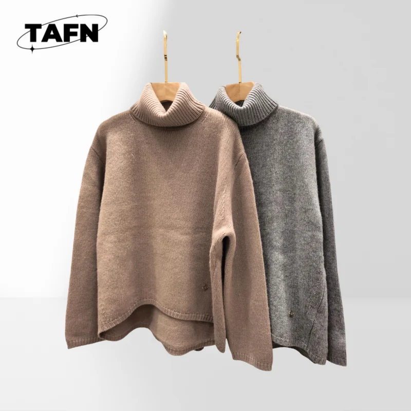 Fashionable Crewneck Knit Sweater for Women, Timeless Style for Every Wardrobe Cozy and Fashionable for Winter AJ1821