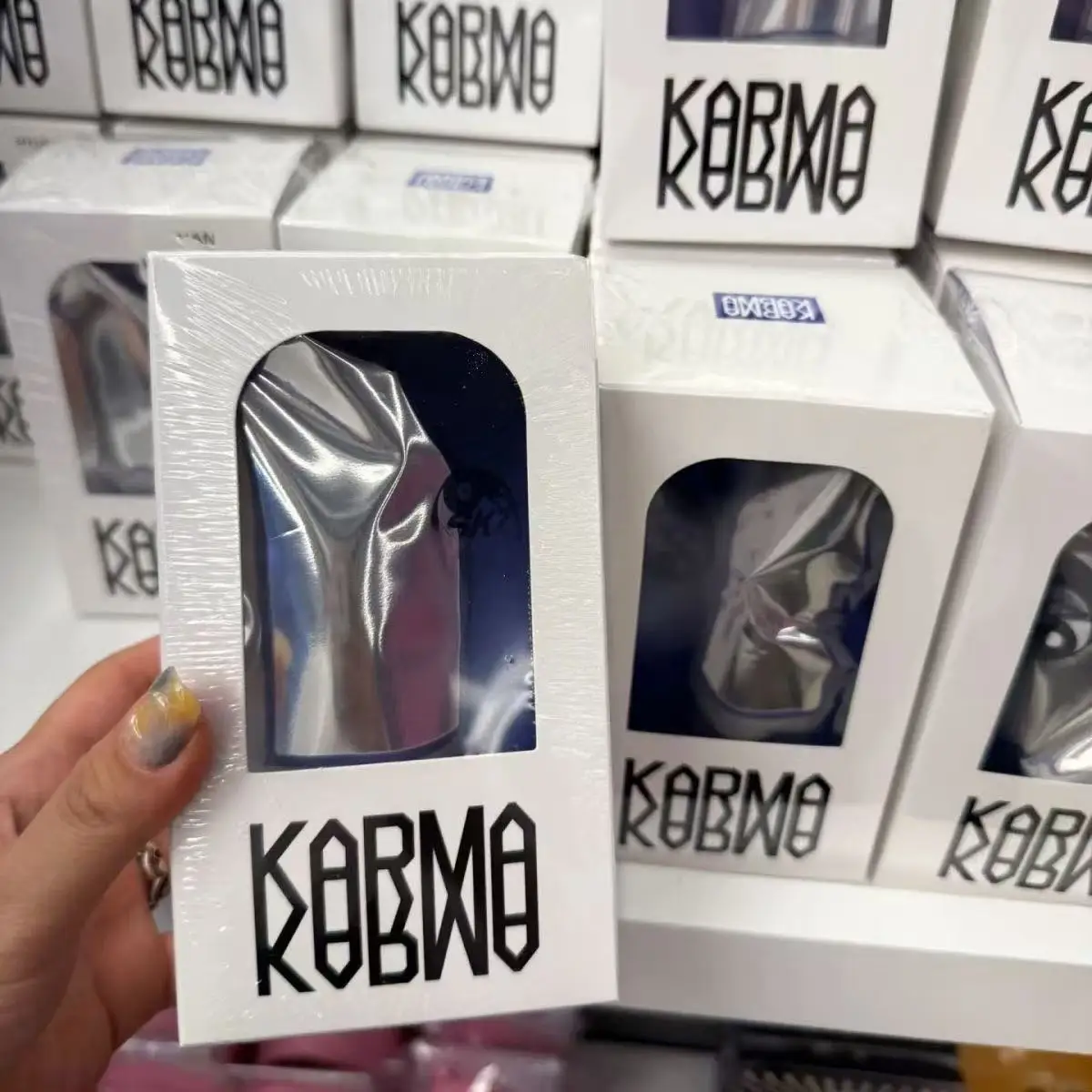 

BangChan LeeKnow Hyunjin Felix Han Seungmin I.N Changbin THE 4-й альбом KARMA Ver.Dolls Random