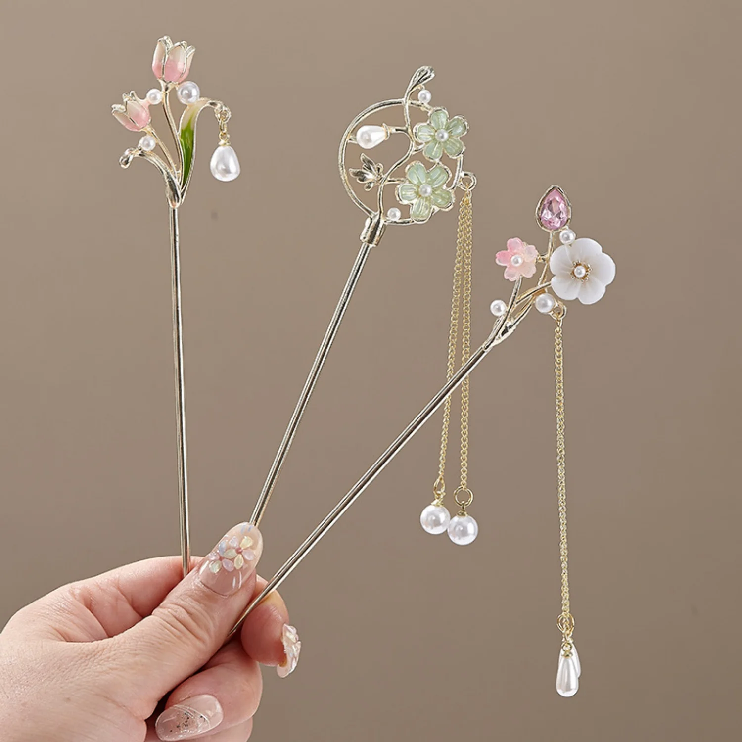 Women's Elegant Flower Hairpin with Blue Flower Tassel