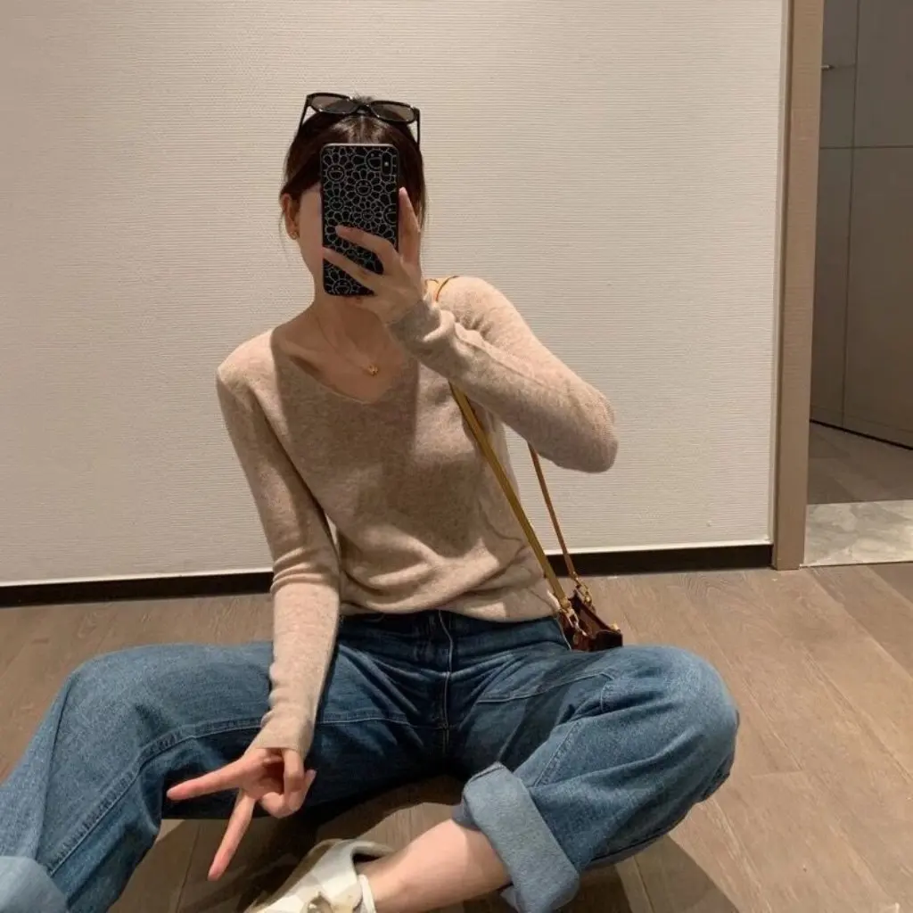 

Women's K-Style Soft Waxy round Neck Wool Knitwear V-Neck Loose Fit See-Through Thin Section Bottoming Shirt for Spring & Fall