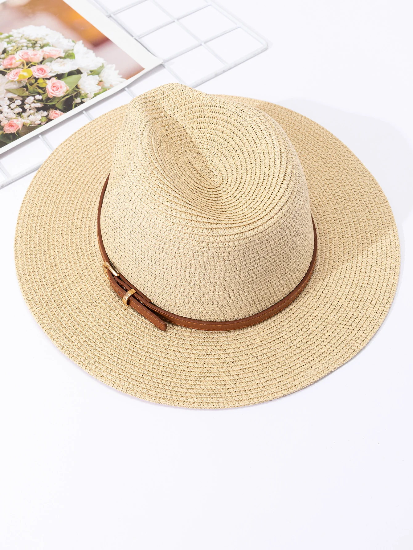 Panama straw hat, female jazz top hat, men and women\'s spring and summer straw woven fashionable sun protection and sunshade hat