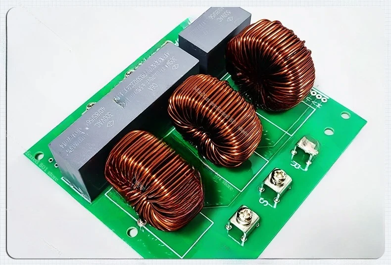 Inverter output three-phase 380 volts three-phase four-wire pure sine wave remove harmonic power supply LC filter